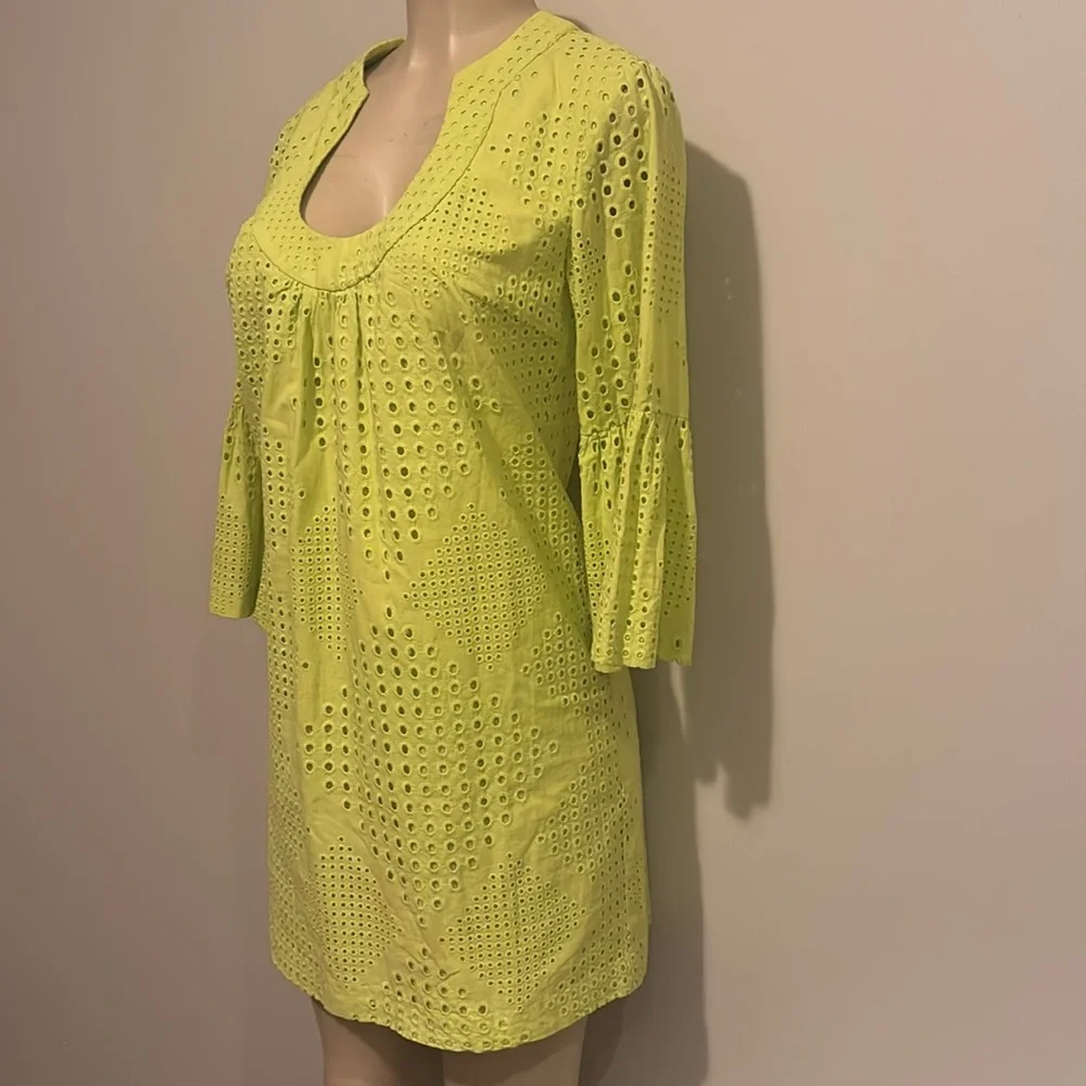 Trina Turk Bonita Eyelet Bell Sleeve Shift Dress size 4 - Picture 3 of 7